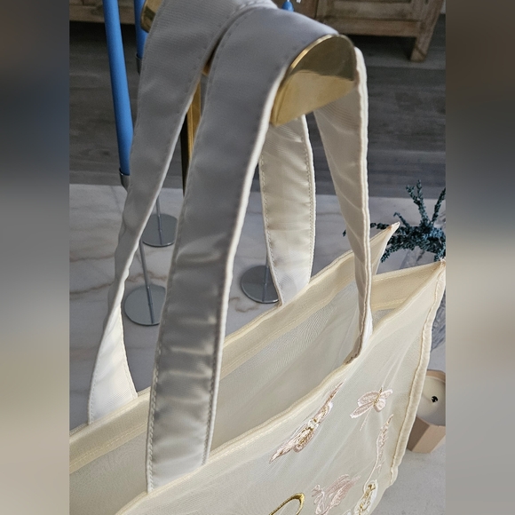 Christian Dior Beauty Butterfly Embroidered Mesh Tote – Gift With Purchase - Picture 7 of 14